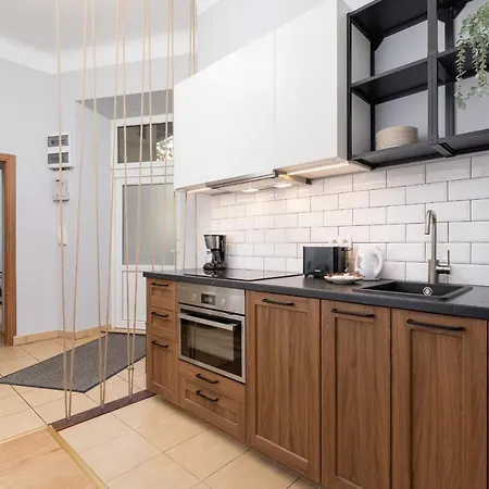 Mezzanine Retro Strzelecka Old Town By Renters *